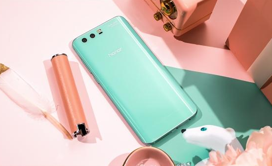 华为死磕全面屏 再曝一款新机 颜值高性价比高12月13日