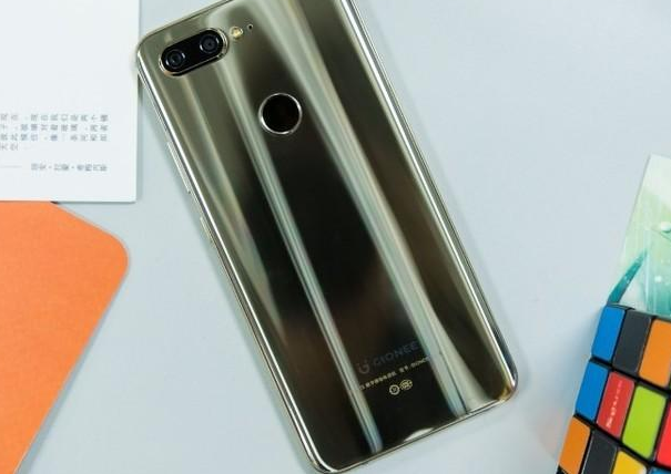 全面屏四摄安全续航 2017金立用实力说话