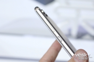 荣耀V10旗舰上手体验，用人工智能开挂吃鸡和王者荣耀的手机？