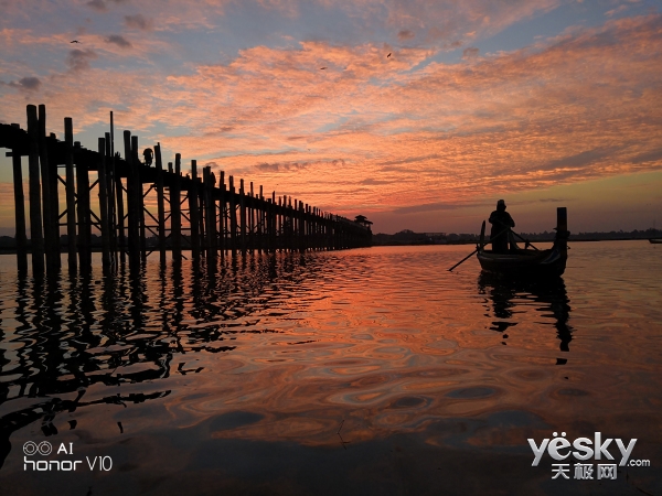 荣耀V10旗舰上手体验，用人工智能开挂吃鸡和王者荣耀的手机？