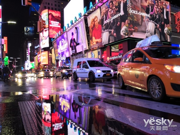 荣耀V10旗舰上手体验，用人工智能开挂吃鸡和王者荣耀的手机？
