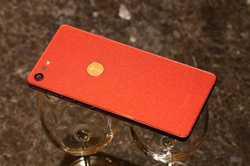 这些手机 拿在手上就能感受到新年气息