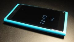 三星重磅黑科技！7.3寸折叠屏手机未来感十足