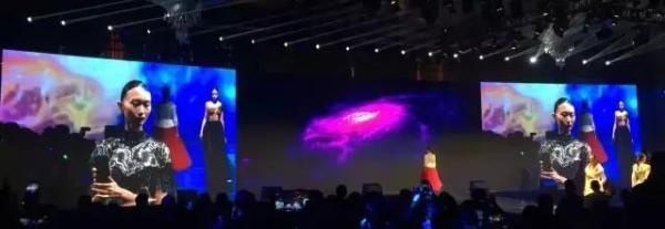 8848钛金手机，成功男士的标志