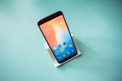 虹膜、人脸、指纹三重生物识别，这款手机竟然只有千