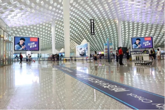 黄子韬与SUGAR糖果手机逆势突围智能手机市场