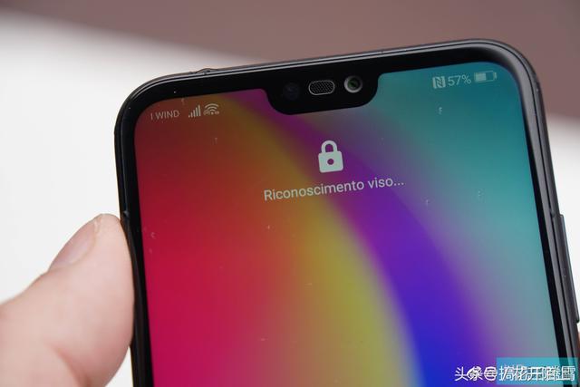 华为P20lite高清图赏，小巧精悍做工精良，难得的中端机！