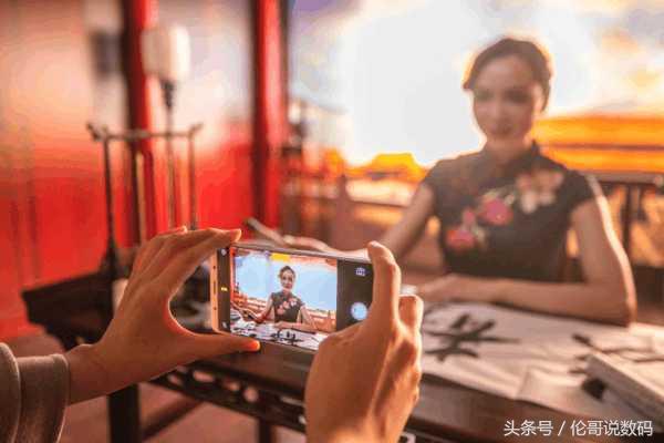 vivo官微爆新机X21, 屏下指纹解锁成黑科技!