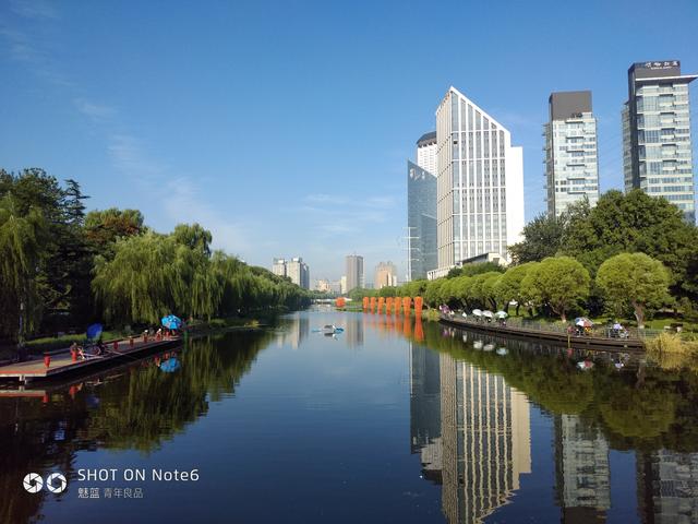 小米林斌表示：手机坏了不修 直接换新 拍照秒iPhoneX