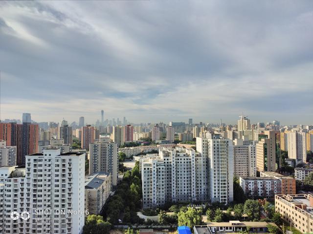 小米林斌表示：手机坏了不修 直接换新 拍照秒iPhoneX