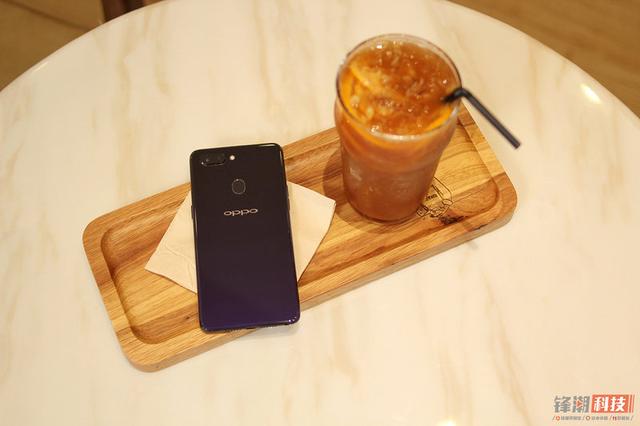 爱上这一抹紫：OPPO R15 星空紫 真机图赏