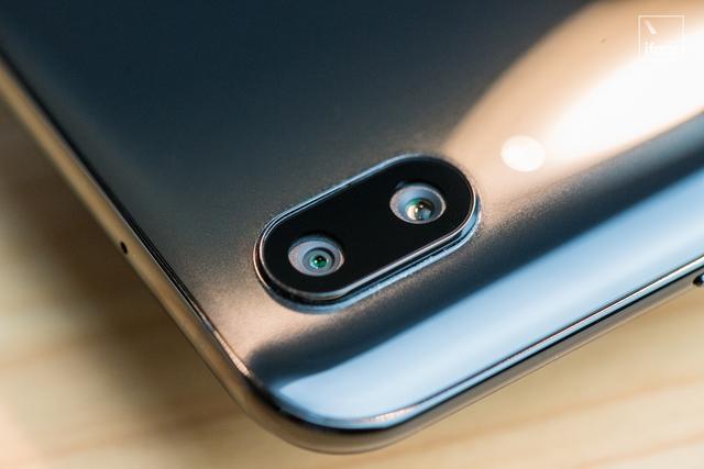 vivo X21 评测：3198元的手机值不值得买？