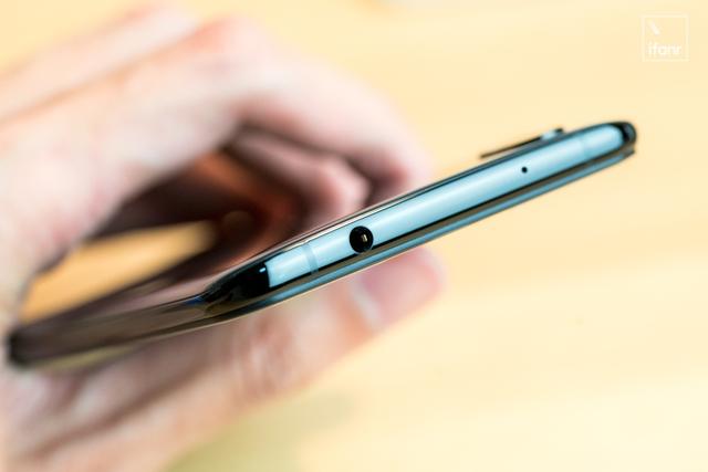vivo X21 评测：3198元的手机值不值得买？