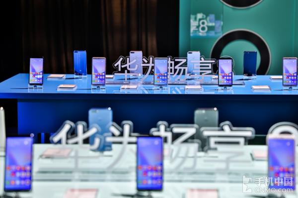 华米OV众旗舰争艳 三月特色新机回顾