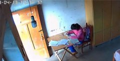 夫妻“北漂”十年，在四川老家安监控“陪”留守孩子