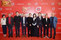 中国电影第五代获特别表彰 冯小刚将拍《手机》续集