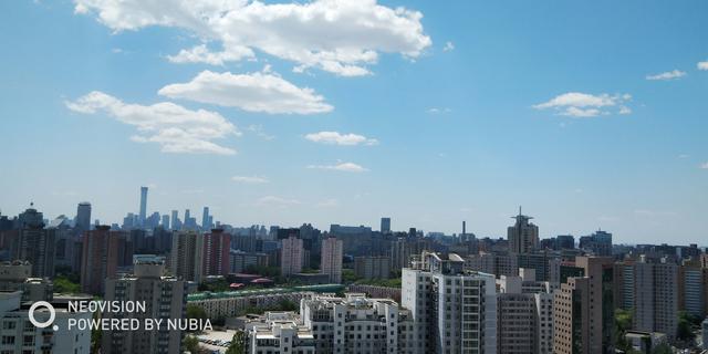努比亚红魔游戏手机上手体验:除了处理器 其他配置近乎完美
