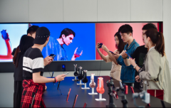 红蓝渐变打造最潮单品 OPPO R15星云特别版首销获年轻人