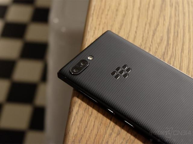 外媒称赞黑莓KEY2:很出色的实体键盘手机