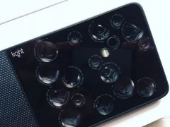  丧心病狂！背面全是摄像头的手机来了：蜈蚣精即视感