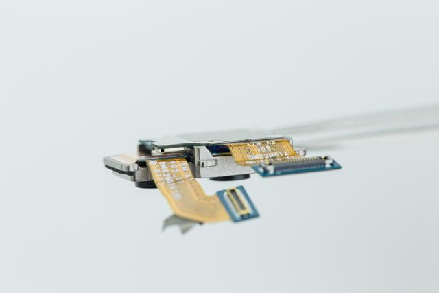vivo NEX 彻底拆解:可能是迄今为止最复杂的手机