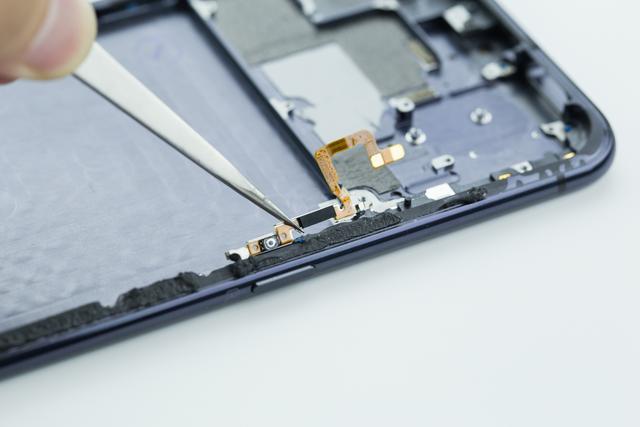 vivo NEX 彻底拆解:可能是迄今为止最复杂的手机