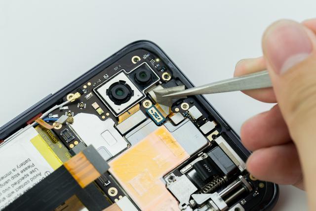 vivo NEX 彻底拆解:可能是迄今为止最复杂的手机