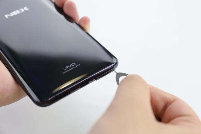 vivo NEX 彻底拆解:可能是迄今为止最复杂的手机