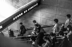 没有天价片酬，影视从业者中的“隐形贫困人口”