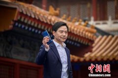 雷军在故宫发布滑盖全面屏手机MIX3 售价3299元起