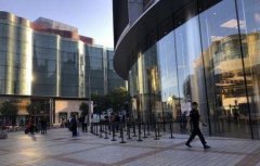 iPhone XS首发遇冷黄牛亏哭，华为Mate20系列热销黄牛加价派对