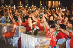 传奇军团：四周年旅游庆典 享受巴厘岛的碧海蓝天