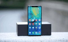 三星再次开怼华为：我的屏幕厉害，不会绿屏！