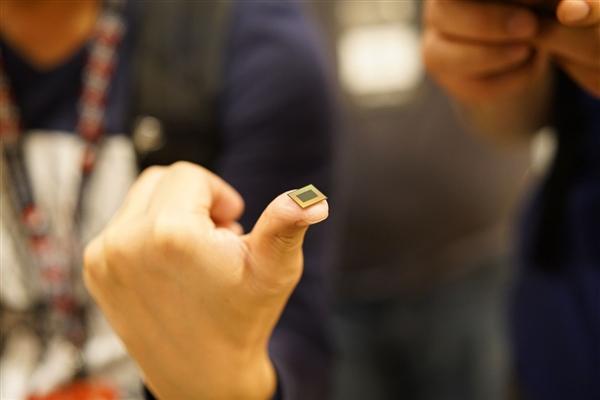 骁龙8150安兔兔跑分首曝:突破36万分大关 目前安卓最强