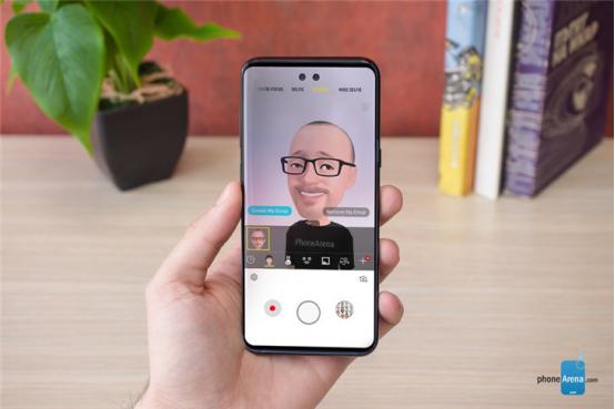 三星Galaxy S10渲染图曝光:屏下摄像头 屏占比惊人