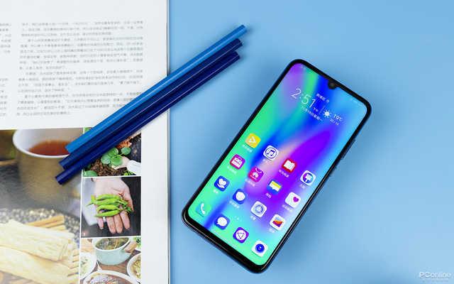 荣耀10青春版评测:2400万AI自拍,绝美青春准旗舰