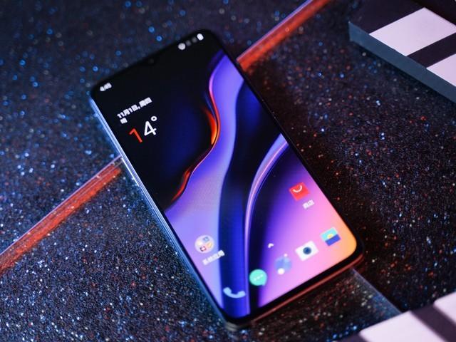 良心推荐！这几款才是2018年底最值得买的手机