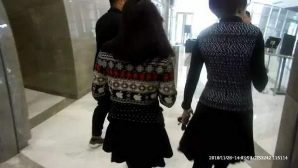 女子接陌生电话疑遭诈骗 警方狂奔呼喊“挂掉挂掉”