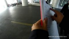 女子接陌生电话疑遭诈骗 警方狂奔呼喊“挂掉挂掉”