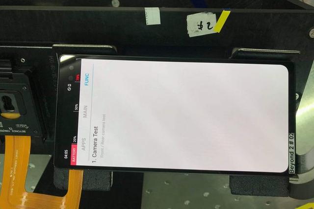 三星发布 Galaxy A8s:全球首款「钻孔屏」手机来了!