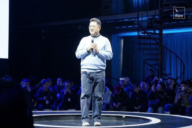三星发布 Galaxy A8s:全球首款「钻孔屏」手机来了!