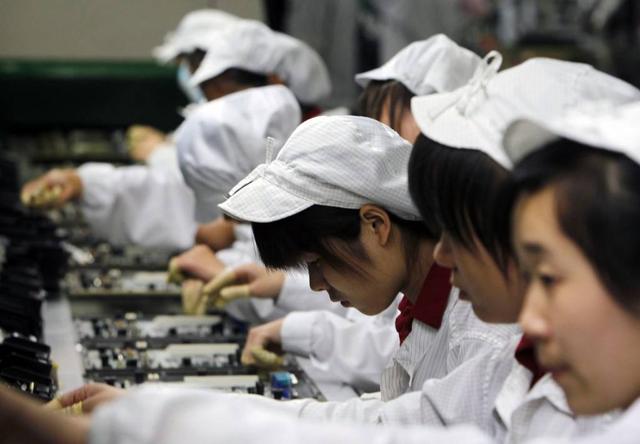 iPhone XS要涨价两千五?苹果或考虑将iPhone生产线搬出中国