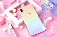 vivo X23幻彩版情人节视频引热议，网友：这才是我的爱