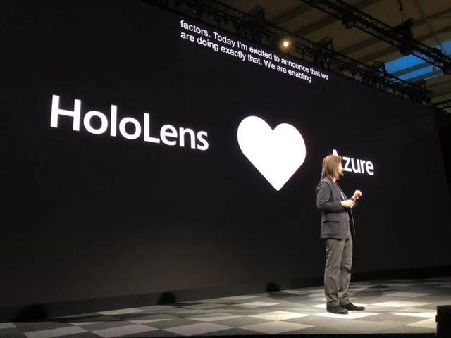 时隔 4 年,HoloLens 2 终于来了 | MWC 2019