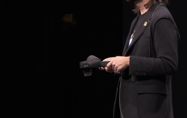 微软推出 HoloLens 2:两倍视野,售价 3500 美元