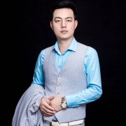 柳暗花明见伯乐，为爱出发的曼瑜天雅战神系统创始人