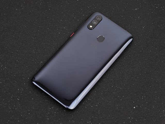 中兴Blade V10:Redmi之外的另一选择