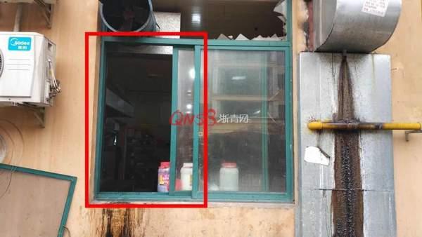 男子盗窃快餐店22次,扫手机二维码转走了6800元