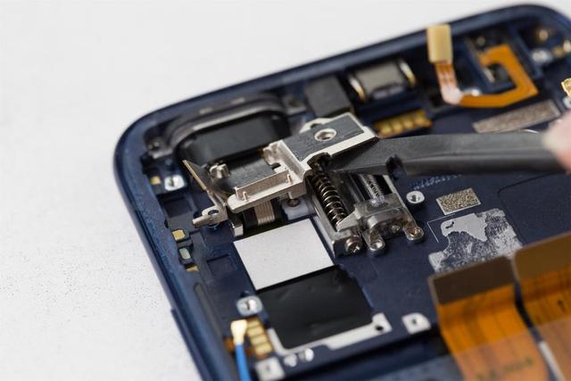 拆解见真章 :升降式结构的 vivo X27 内部做工如何?