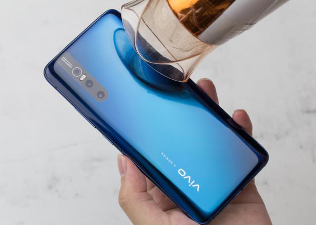 拆解见真章 :升降式结构的 vivo X27 内部做工如何?